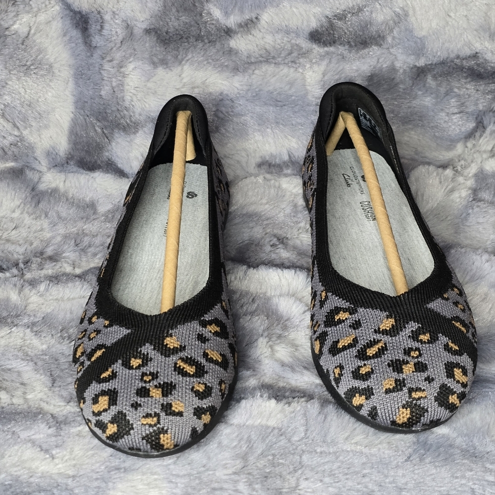NWB Clarks Women's Cloud steppers Carly Wish Ballet Flats Size 5 - Picture 2 of 8